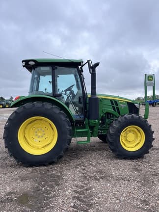 Image of John Deere 5095M equipment image 3