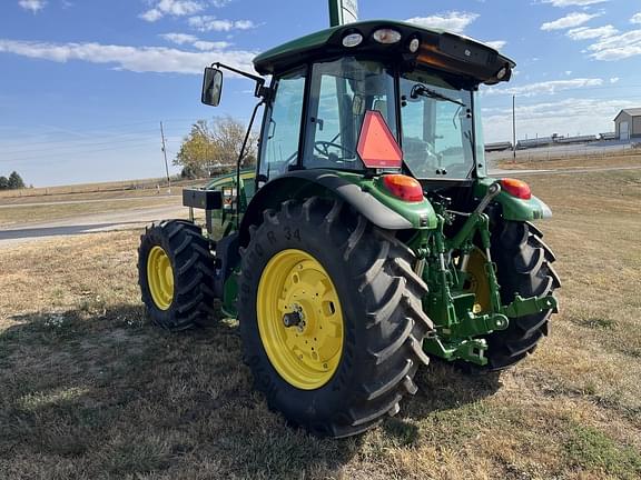 Image of John Deere 5095M equipment image 2