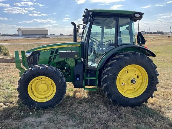 Image of John Deere 5095M equipment image 1