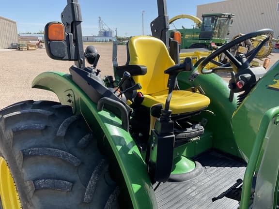 Image of John Deere 5095M equipment image 1