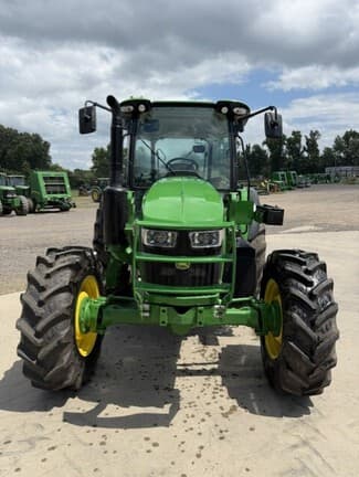 Image of John Deere 5095M equipment image 1