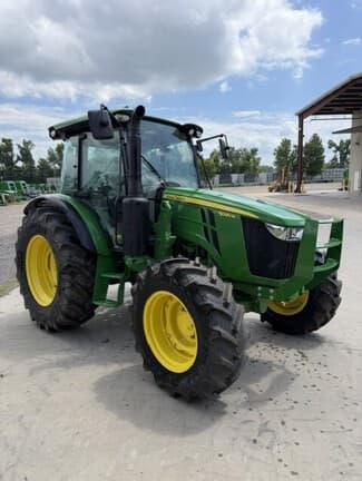 Image of John Deere 5095M equipment image 2