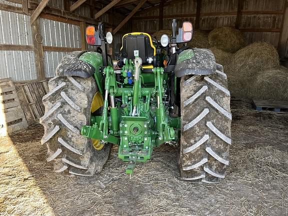 Image of John Deere 5095M equipment image 2