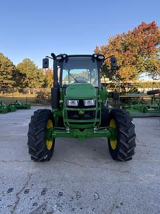 Image of John Deere 5095M equipment image 2