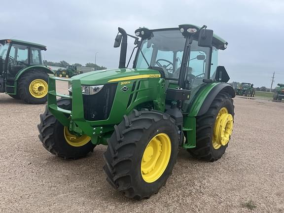 Image of John Deere 5095M equipment image 4