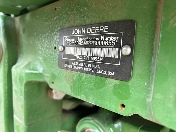 Image of John Deere 5095M equipment image 4