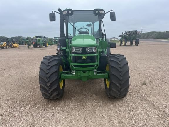 Image of John Deere 5095M equipment image 2