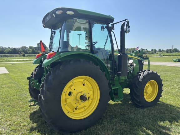Image of John Deere 5095M equipment image 4