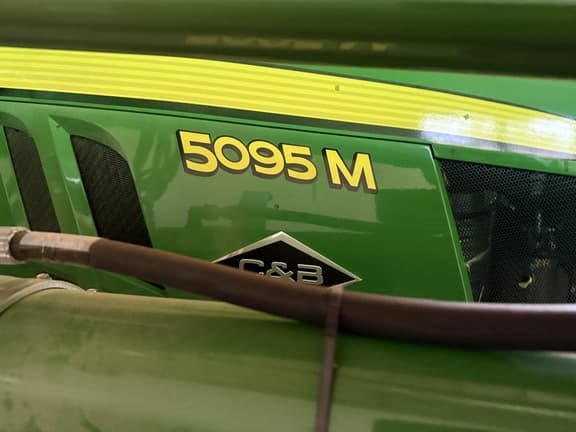 Image of John Deere 5095M equipment image 1