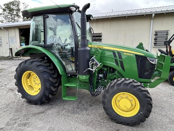 Image of John Deere 5095M equipment image 4