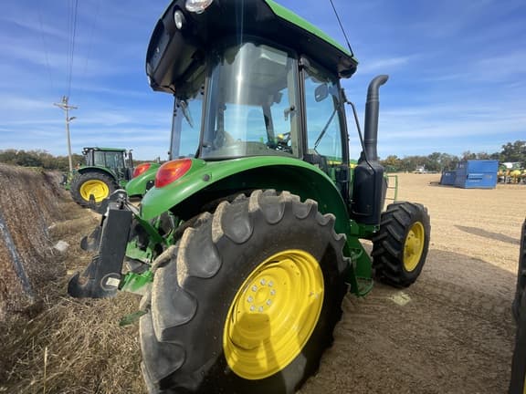 Image of John Deere 5095M equipment image 2