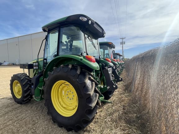 Image of John Deere 5095M equipment image 4