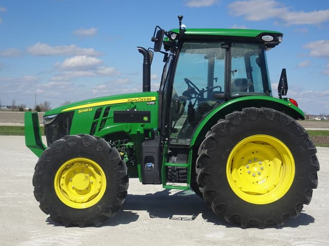 Image of John Deere 5095M equipment image 2