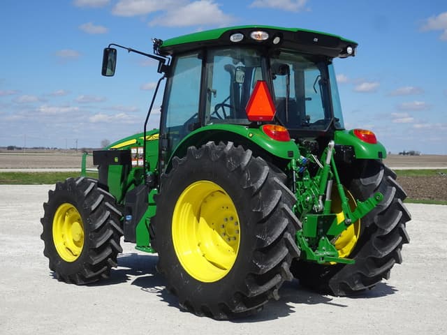 Image of John Deere 5095M equipment image 4