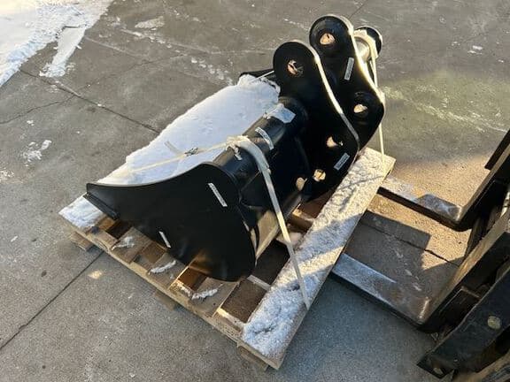 Image of John Deere Compact Excavator Bucket equipment image 1