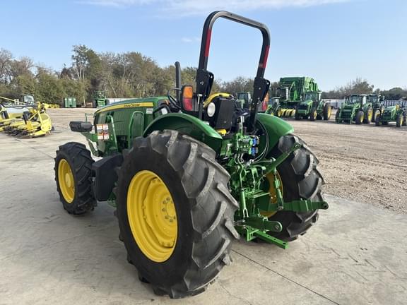 Image of John Deere 5100E equipment image 4
