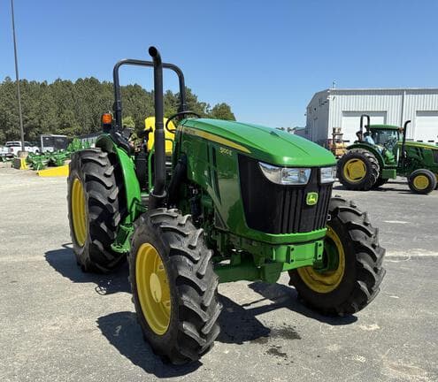 Image of John Deere 5100E equipment image 3