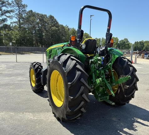 Image of John Deere 5100E equipment image 4