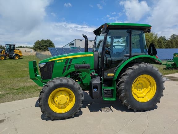 Image of John Deere 5100E equipment image 3