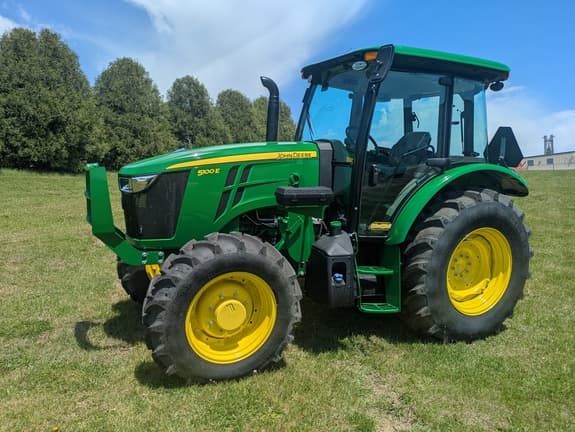 Image of John Deere 5100E equipment image 1