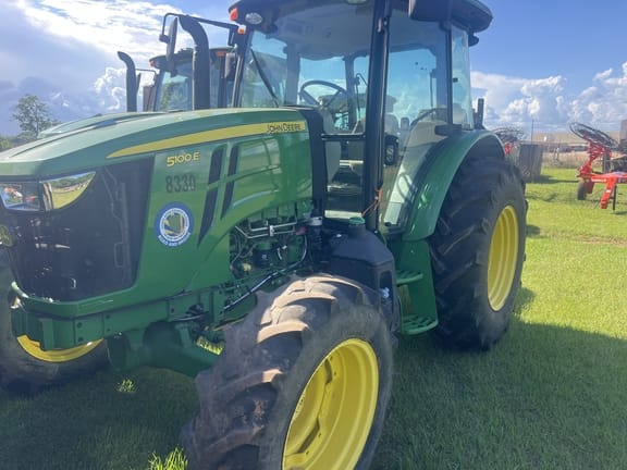 2024 John Deere 5100E Equipment Image0