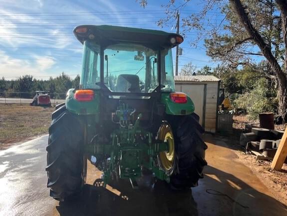 Image of John Deere 5100E equipment image 3
