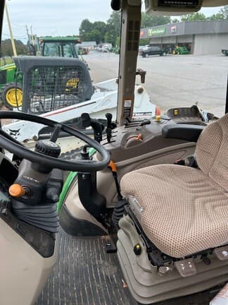 Image of John Deere 5100E equipment image 3