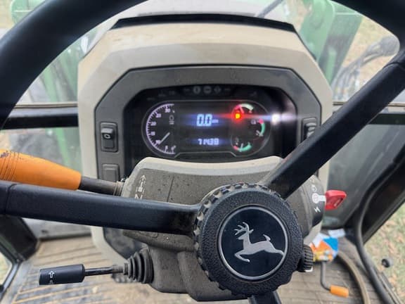 Image of John Deere 5100E equipment image 1