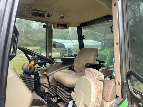 Image of John Deere 5100E equipment image 2