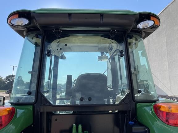 Image of John Deere 5100E equipment image 4