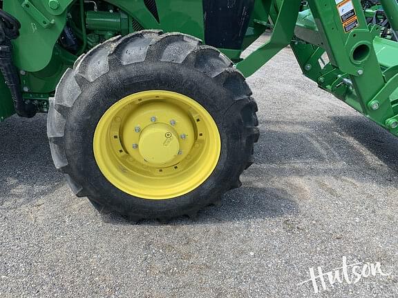 Image of John Deere 5100E equipment image 2
