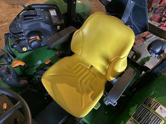 Image of John Deere 5100E equipment image 3