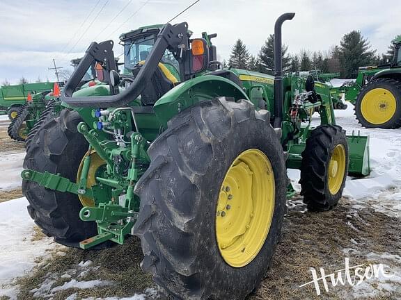 Image of John Deere 5100E equipment image 4