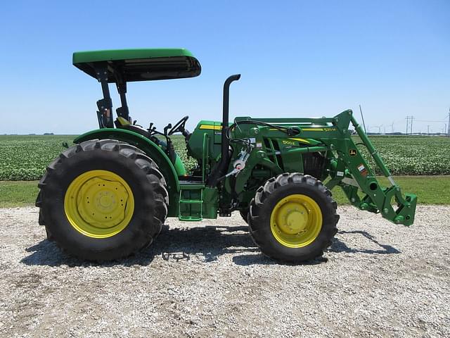 Image of John Deere 5100E equipment image 3