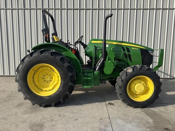 Image of John Deere 5100E equipment image 4