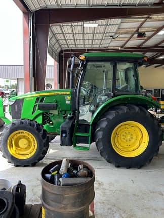 Image of John Deere 5100E equipment image 2