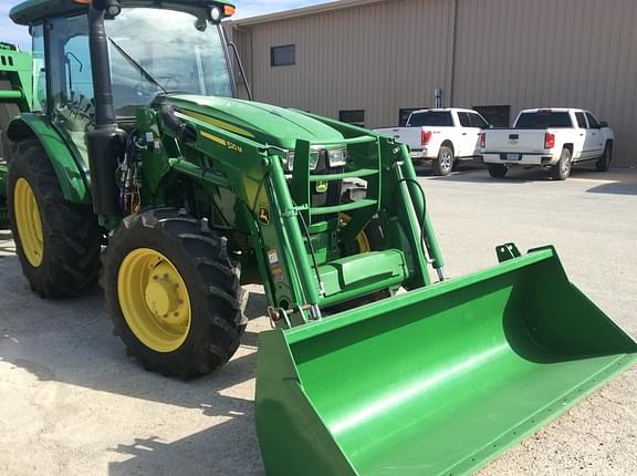 Image of John Deere 5100E equipment image 3