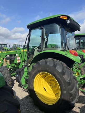 Image of John Deere 5100E equipment image 3