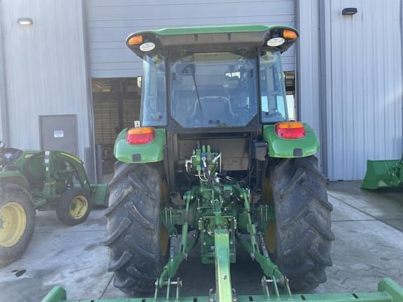 Image of John Deere 5100E equipment image 4