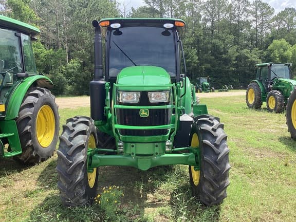 Image of John Deere 5100E equipment image 2