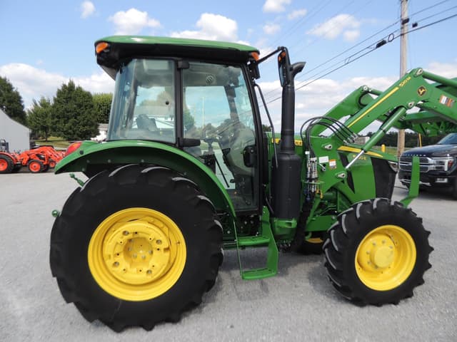 Image of John Deere 5100E equipment image 3