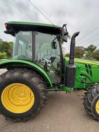 Image of John Deere 5100E equipment image 4