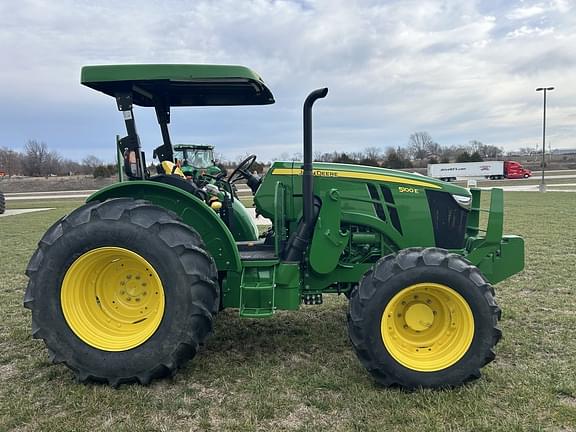 Image of John Deere 5100E equipment image 4