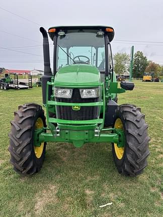 Image of John Deere 5100E equipment image 3