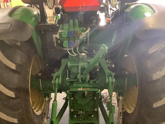 Image of John Deere 5100E equipment image 3