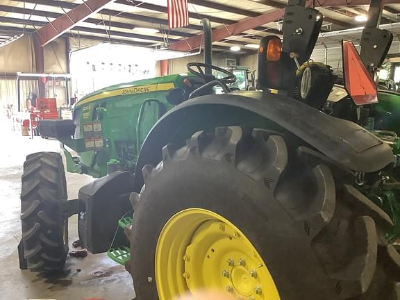 Image of John Deere 5100E equipment image 1