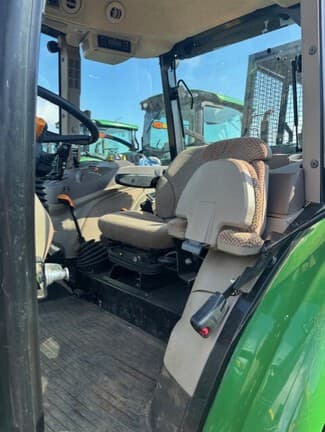 Image of John Deere 5100E equipment image 4