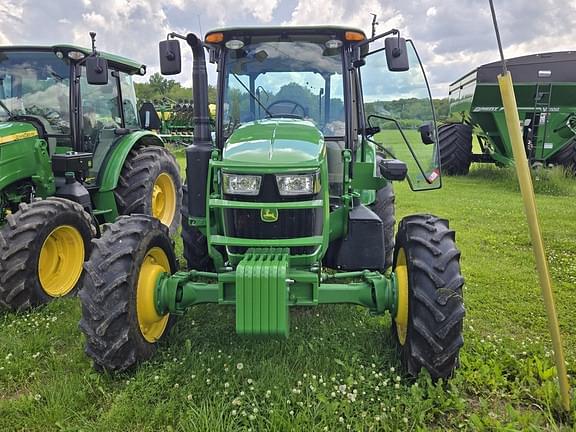 Image of John Deere 5100E equipment image 3