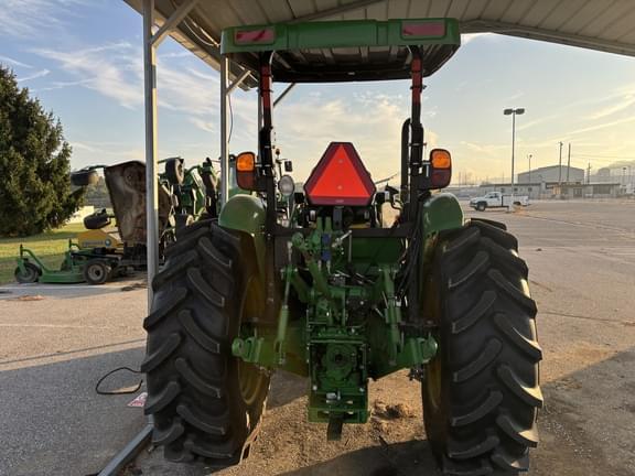 Image of John Deere 5100E equipment image 3