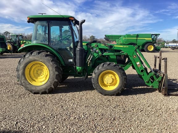Image of John Deere 5100E equipment image 3